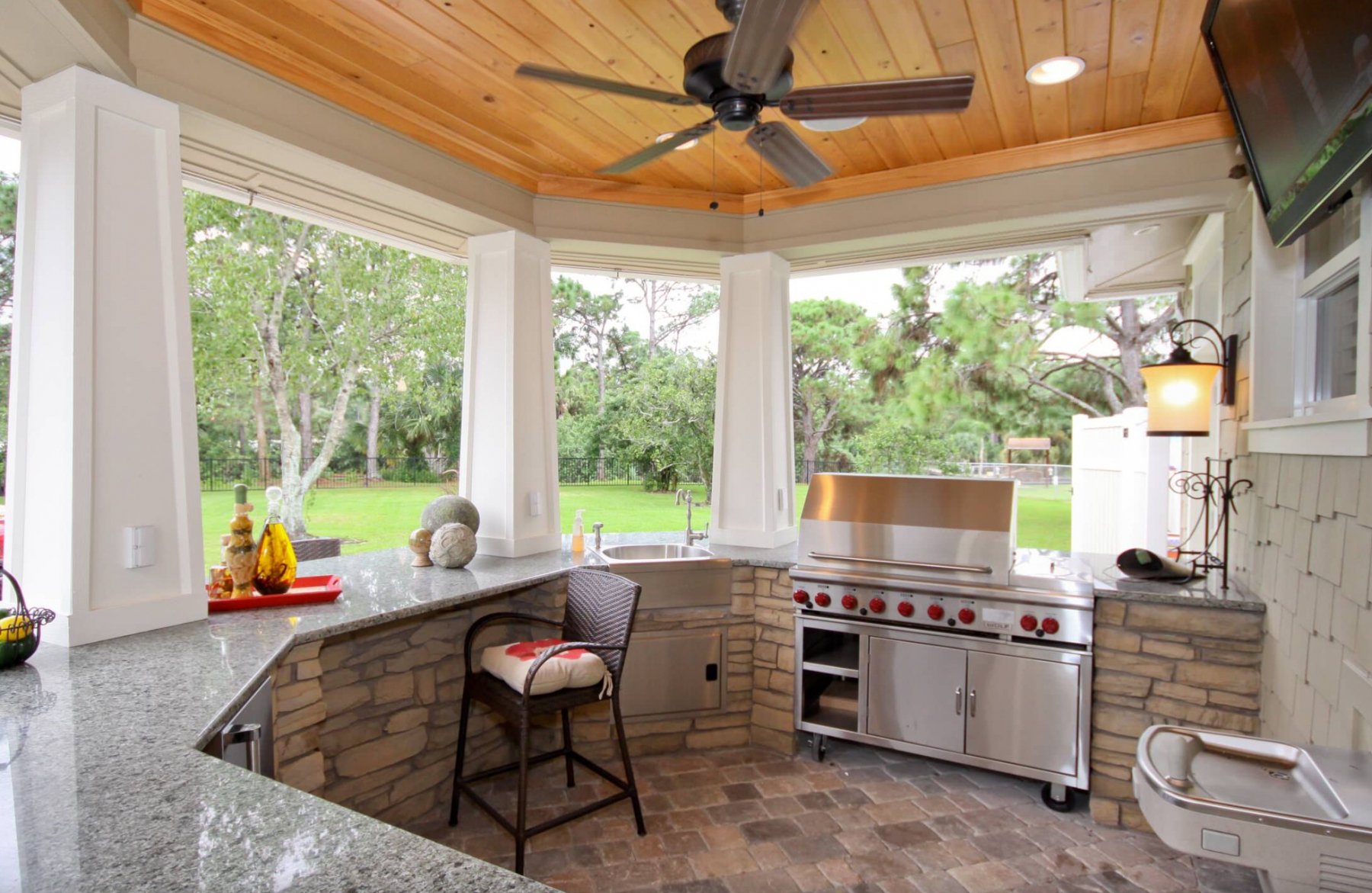 Custom-Outdoor-Kitchens-in-The-Woodlands-Texas