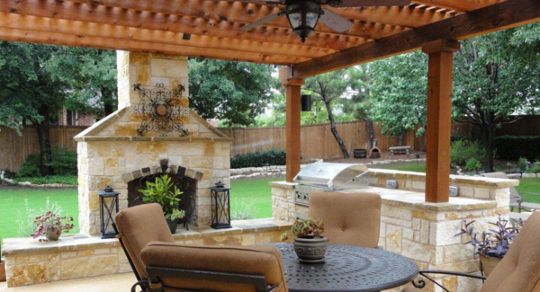 Outdoor-Living-space-with-Outdoor-fire-place-in-The-Woodlands-JM-Outdoor-Living