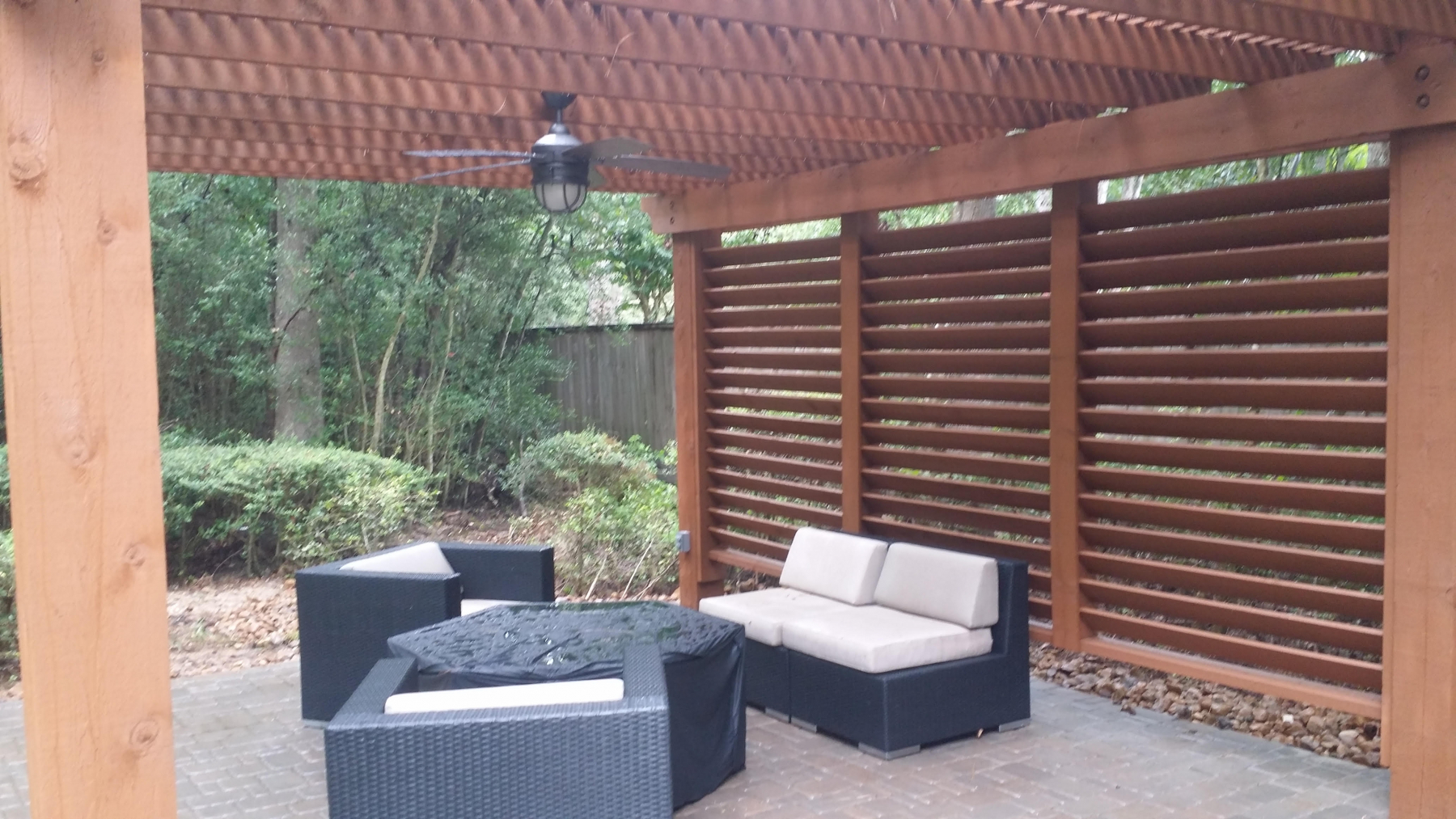 Outdoor-Living-spaces-in-The-Woodlands-Custom-pergolas-and-seating-areas.